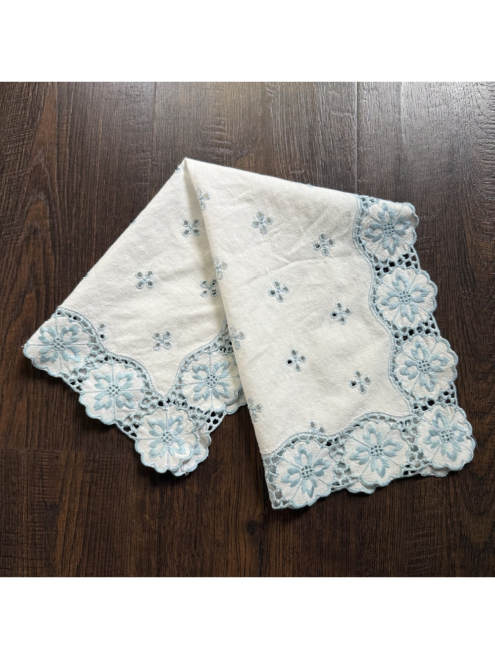 Vintage 50s White Linen Hankie Blue Floral Embroidery Eyelet Lace Handkerchief